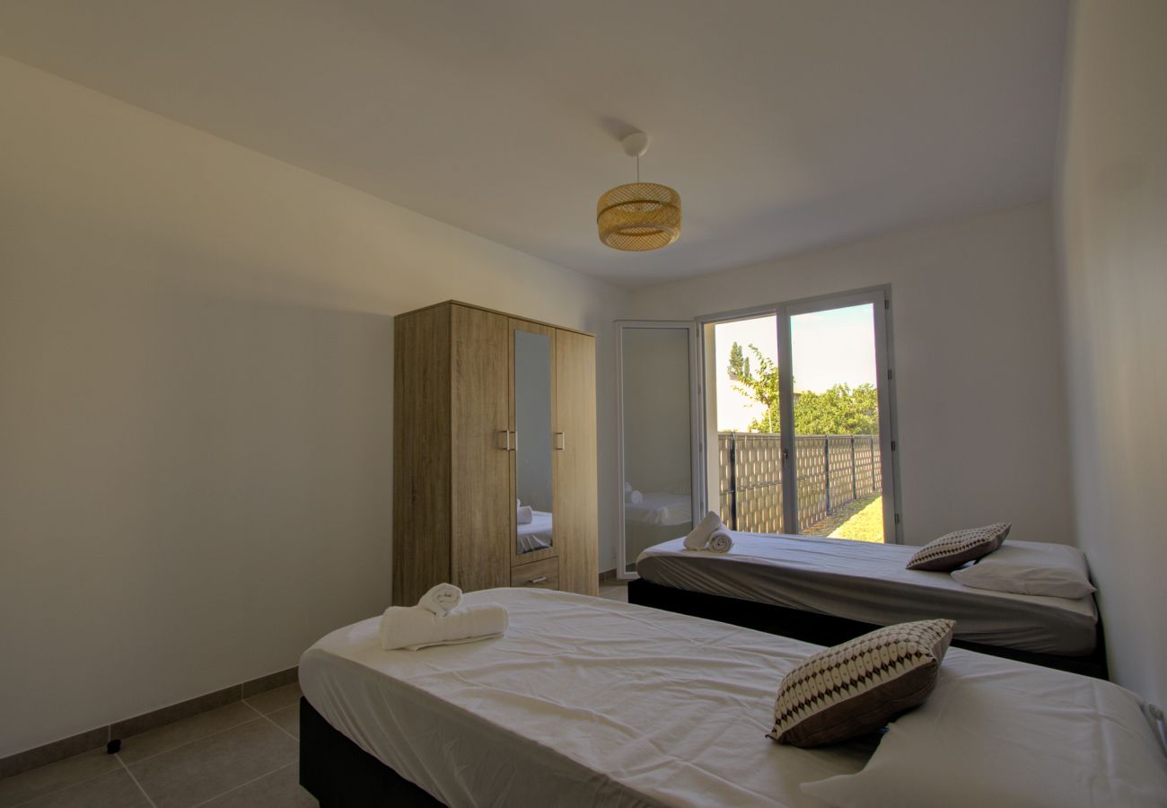 Villa in Suze-la-Rousse - Syrah - new villa with private pool in the heart of the village - sleeps 4 