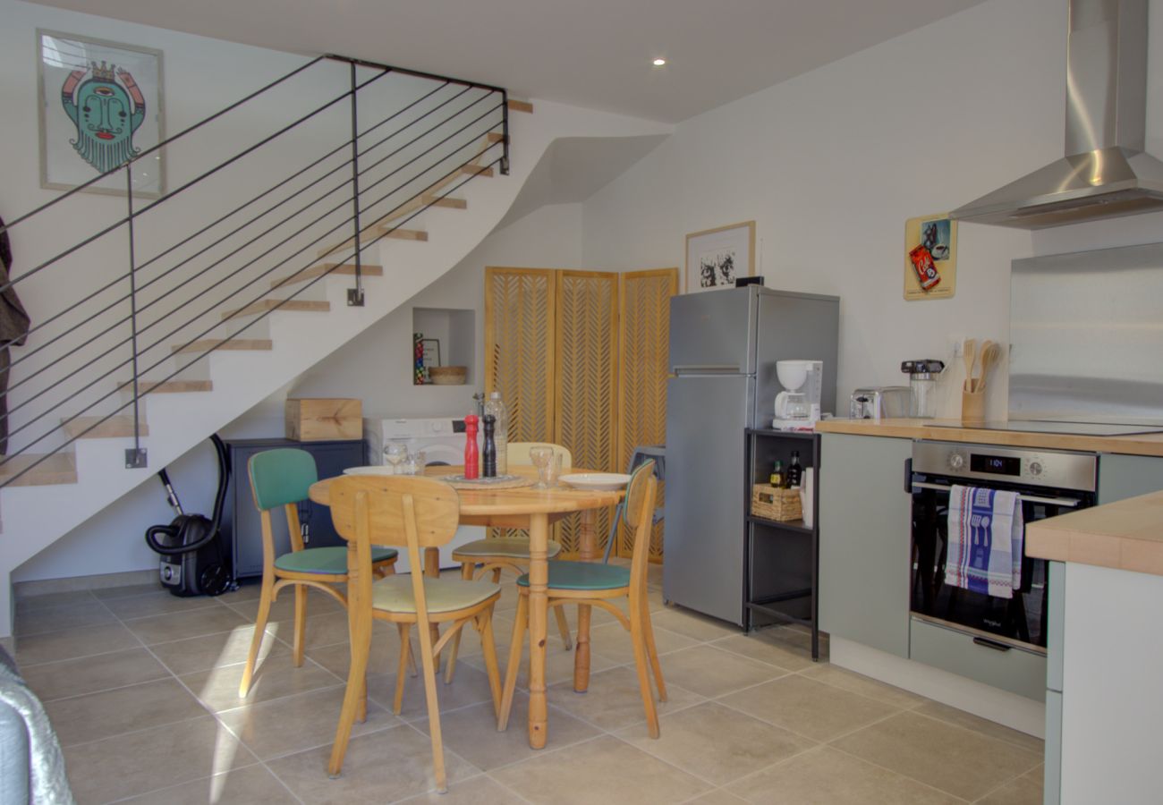 House in Saint-Paul-Trois-Châteaux - Renovated Village House with Courtyard – Heart of Saint-Paul-Trois-Châteaux