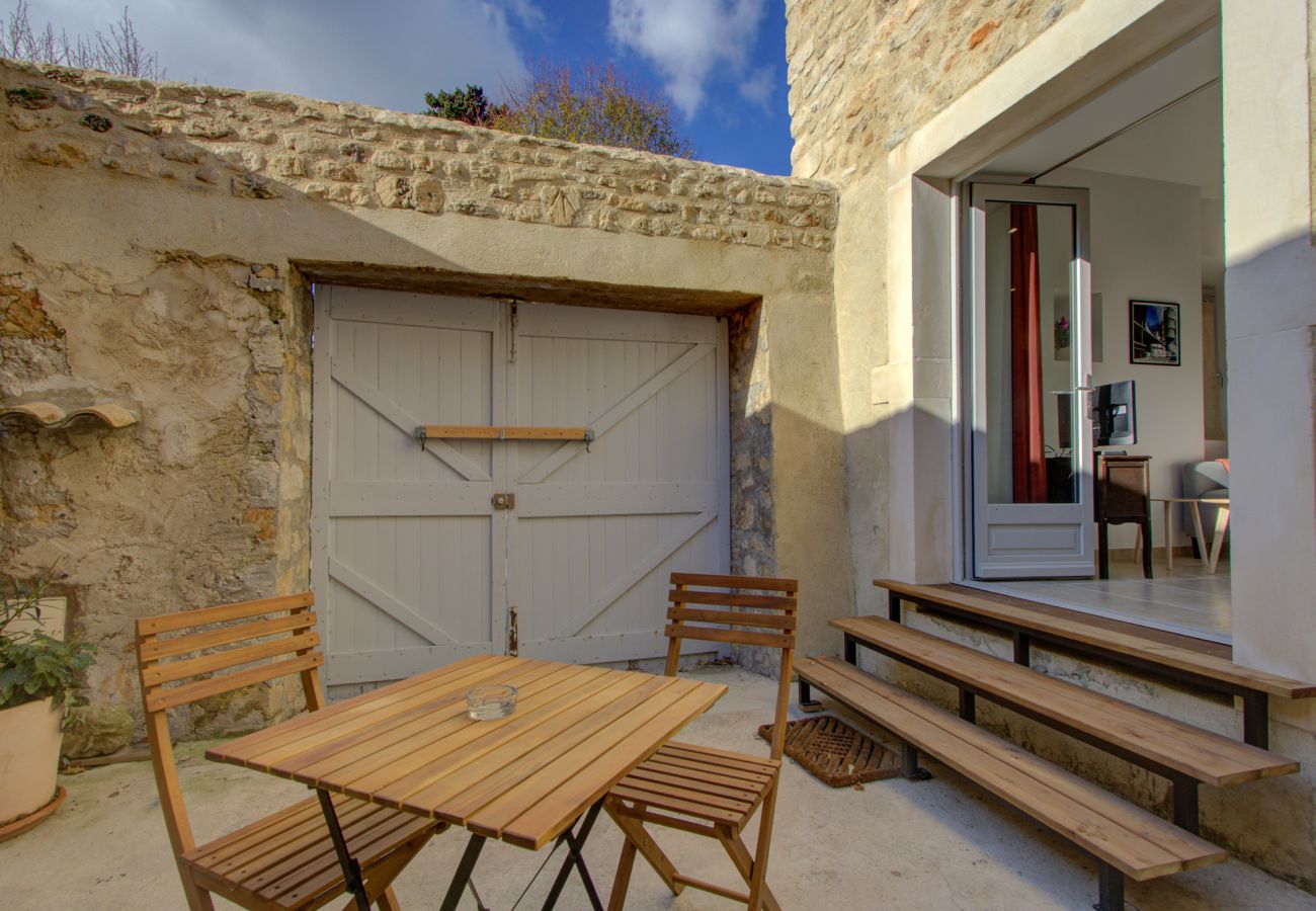 House in Saint-Paul-Trois-Châteaux - Renovated Village House with Courtyard – Heart of Saint-Paul-Trois-Châteaux