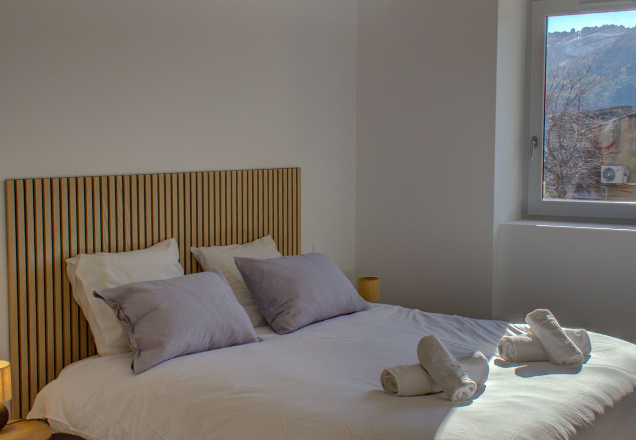 House in Saint-Paul-Trois-Châteaux - Renovated Village House with Courtyard – Heart of Saint-Paul-Trois-Châteaux