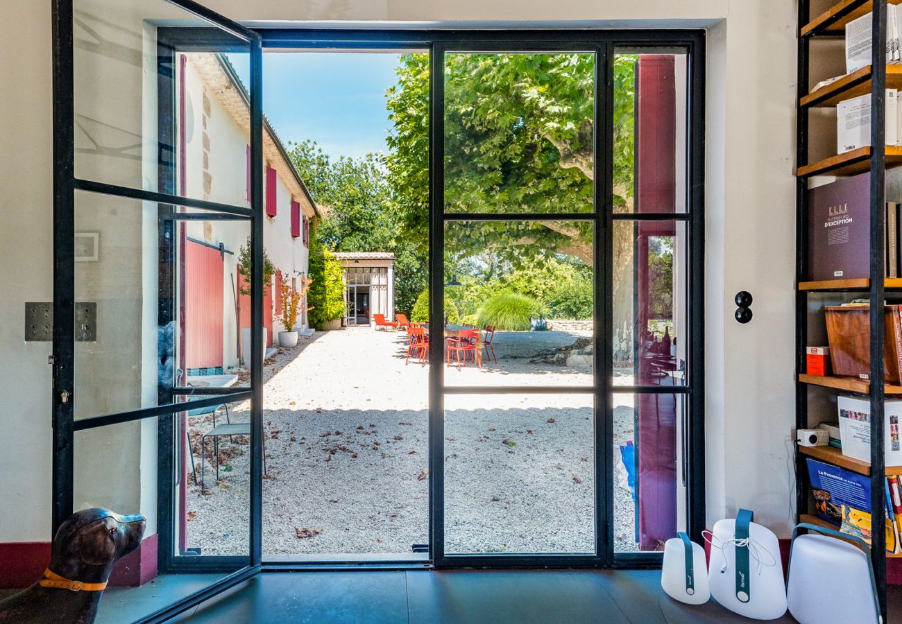 Maison à Rochegude - Mas à louer, piscine privée, terrain de pétanque