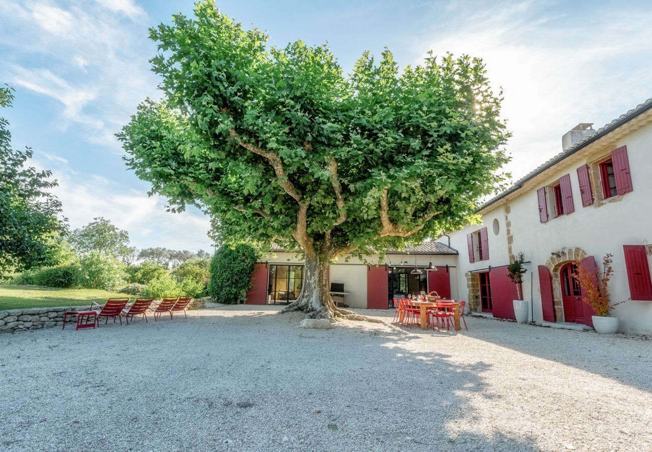 Maison à Rochegude - Mas à louer, piscine privée, terrain de pétanque