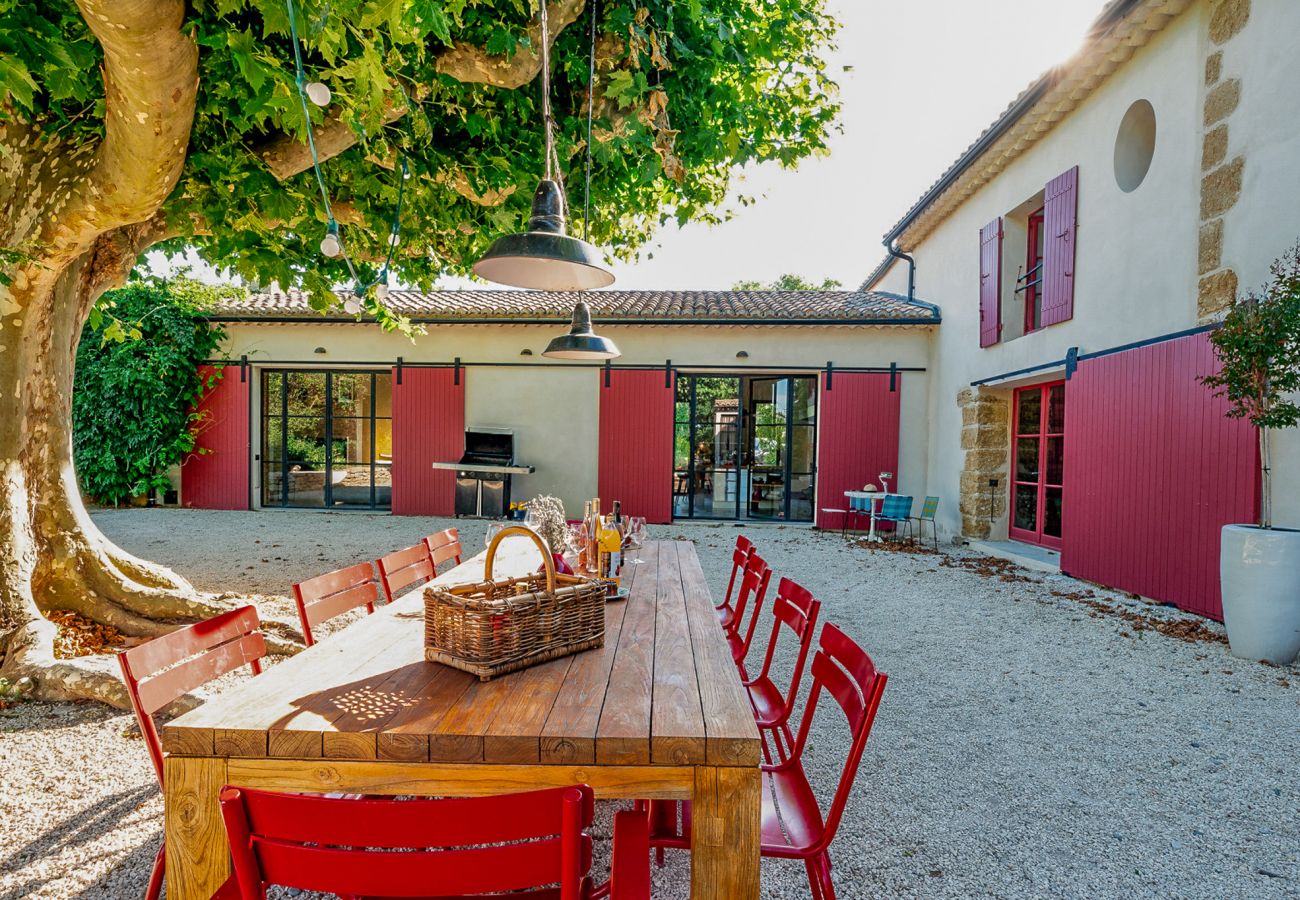 Maison à Rochegude - Mas à louer, piscine privée, terrain de pétanque