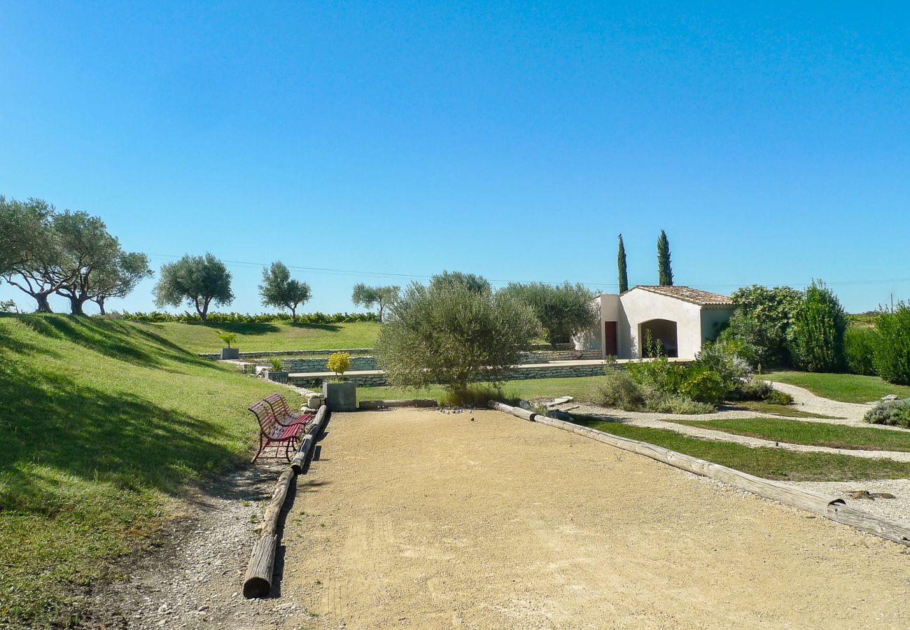 Maison à Rochegude - Mas à louer, piscine privée, terrain de pétanque