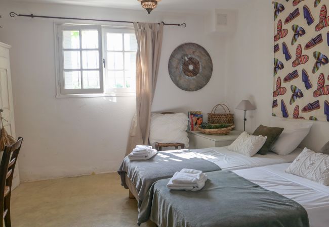 Maison à La Garde-Adhémar - Le Mas des Rochettes, piscine privée, au calme, La Garde Adhémar Maison à La Garde-Adhémar - Le Mas des Rochettes, piscine privée, au calme, La Garde Adhémar