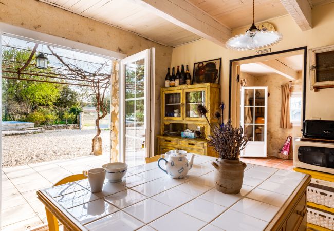 Maison à Clansayes - Côté Sud, gîte de charme en pierres avec piscine privée, en Drôme Maison à Clansayes - Côté Sud, gîte de charme en pierres avec piscine privée, en Drôme