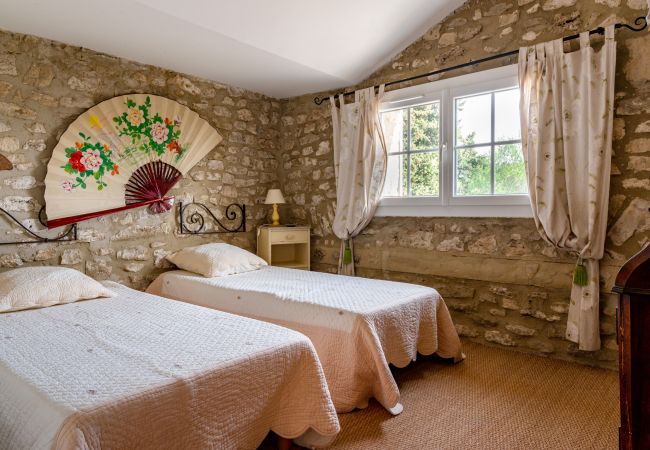 Maison à Clansayes - Côté Sud, gîte de charme en pierres avec piscine privée, en Drôme Maison à Clansayes - Côté Sud, gîte de charme en pierres avec piscine privée, en Drôme