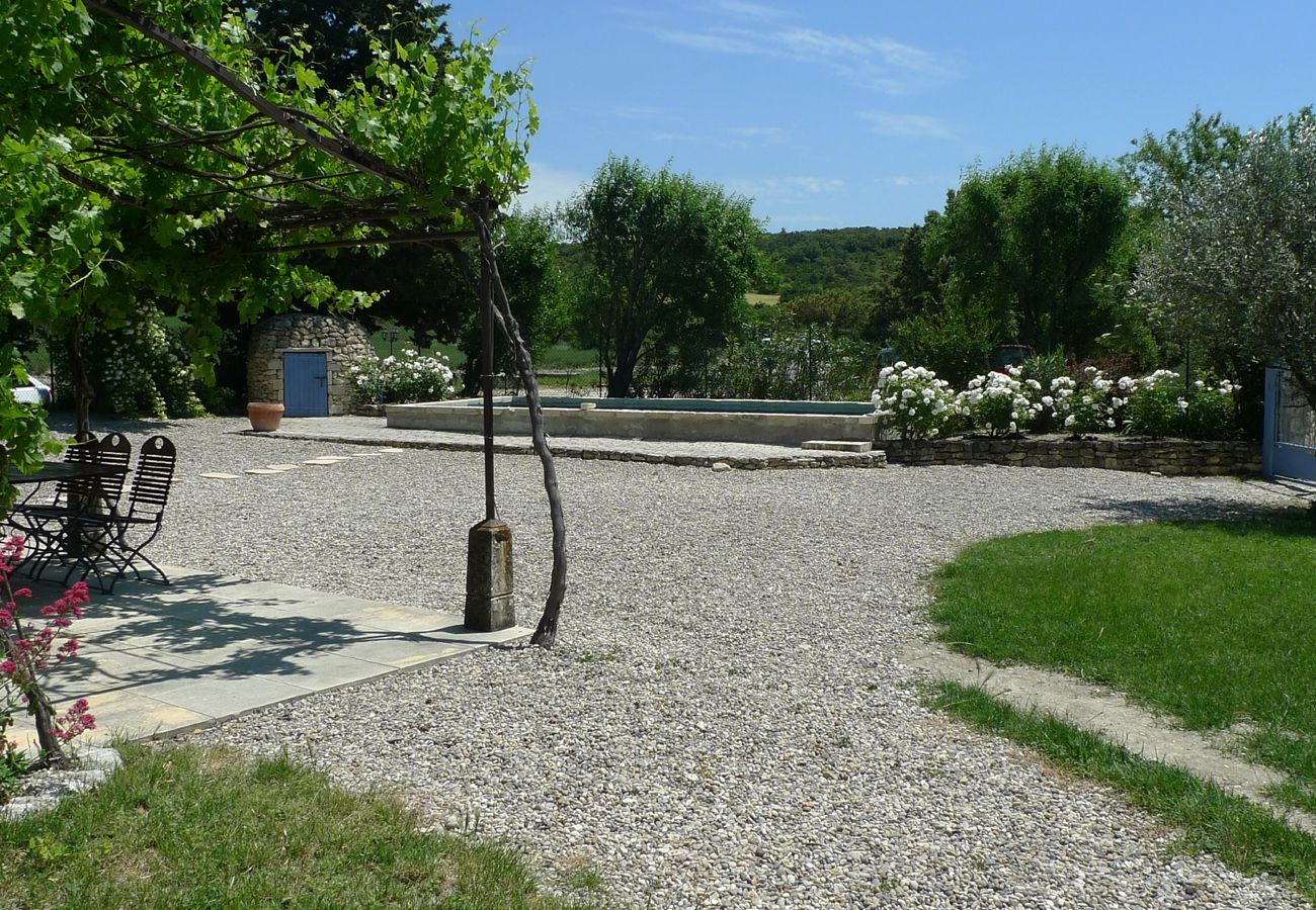 Maison à Clansayes - Côté Sud, gîte avec piscine chauffée, en Drôme