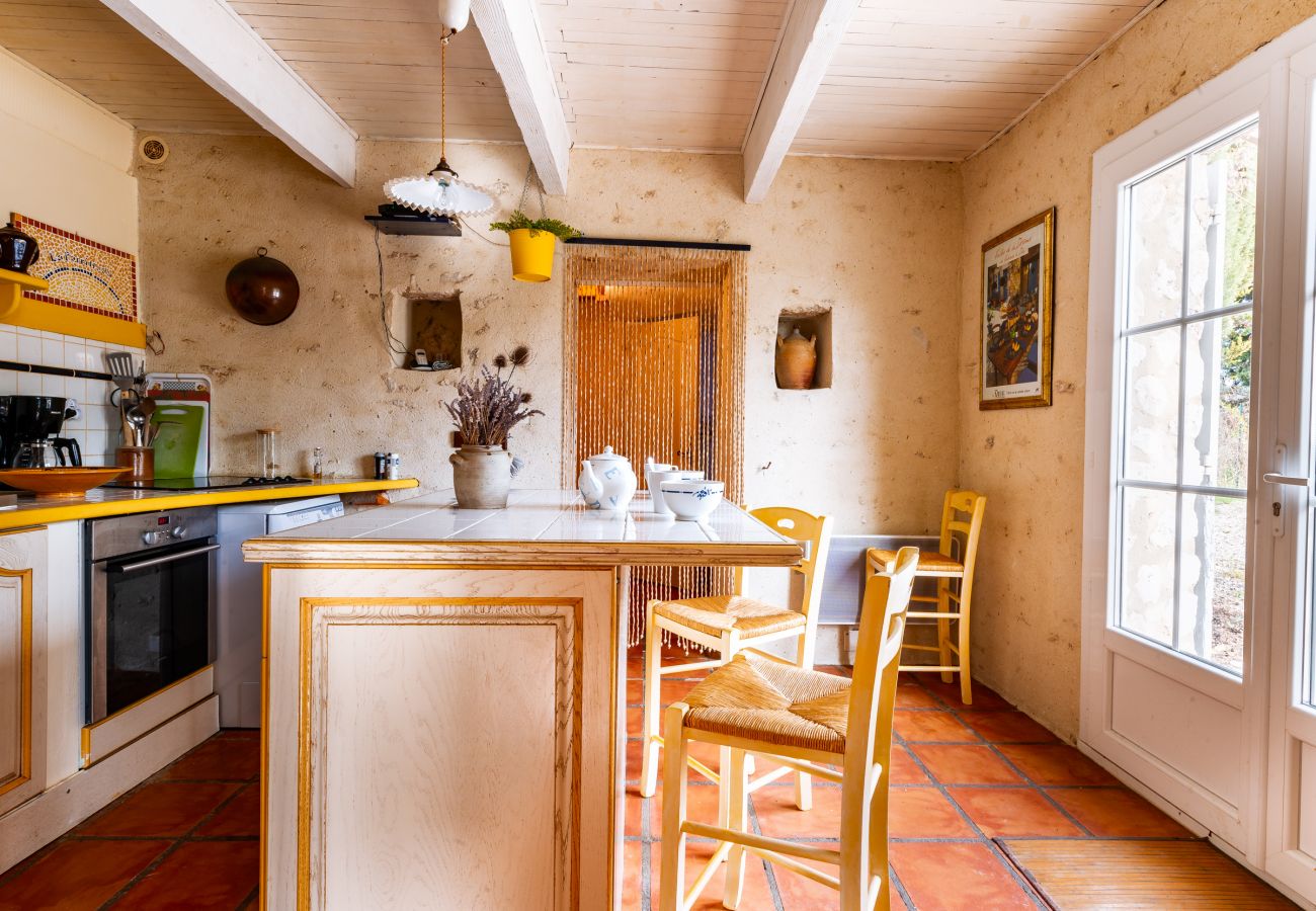 Maison à Clansayes - Côté Sud, gîte avec piscine chauffée, en Drôme