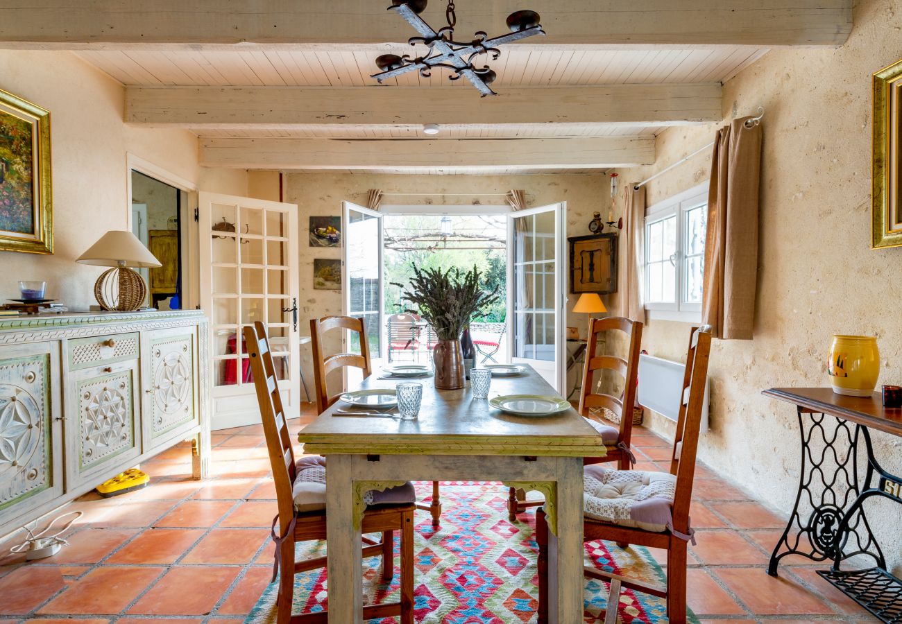 Maison à Clansayes - Côté Sud, gîte avec piscine chauffée, en Drôme