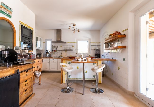 Villa à Clansayes - La Villa des Amoureux, charme en Drôme Provençale, avec piscine sécurisée Villa à Clansayes - La Villa des Amoureux, charme en Drôme Provençale, avec piscine sécurisée