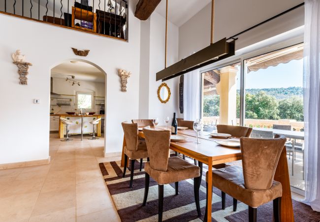 Villa à Clansayes - La Villa des Amoureux, charme en Drôme Provençale, avec piscine sécurisée Villa à Clansayes - La Villa des Amoureux, charme en Drôme Provençale, avec piscine sécurisée