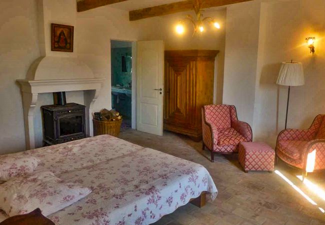 Maison à Bouchet - Mas en pierres avec jardin & piscine en Drôme Provençale Maison à Bouchet - Mas en pierres avec jardin & piscine en Drôme Provençale