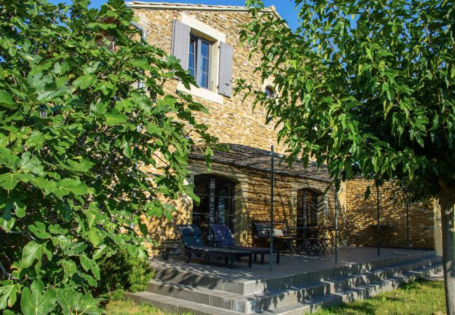 Maison à Bouchet - Mas de village, jardin clos et piscine privée en Drôme
