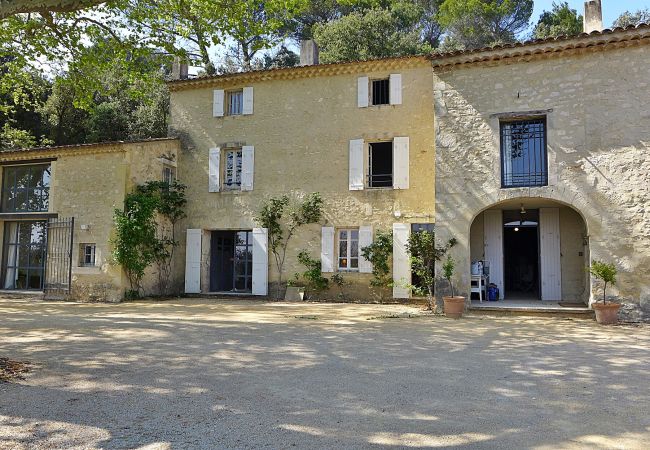Maison à Saint-Restitut - 13- Mas Provençal avec vue dégagée sur le Ventoux Maison à Saint-Restitut - 13- Mas Provençal avec vue dégagée sur le Ventoux