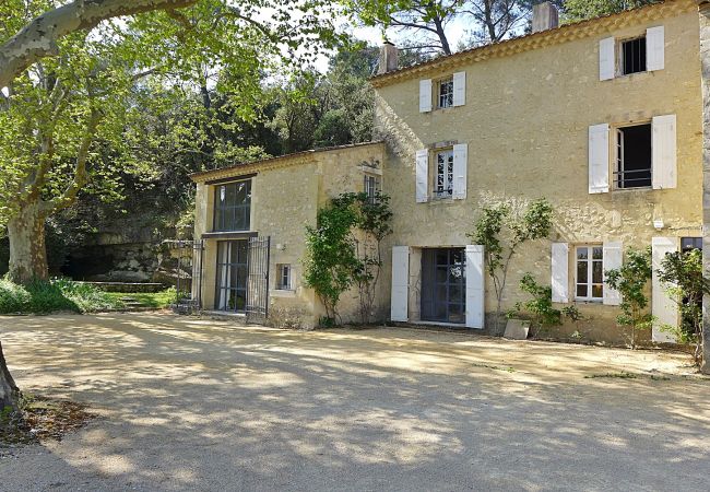 Maison à Saint-Restitut - 13- Mas Provençal avec vue dégagée sur le Ventoux Maison à Saint-Restitut - 13- Mas Provençal avec vue dégagée sur le Ventoux