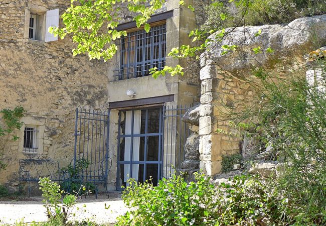 Maison à Saint-Restitut - 13- Mas Provençal avec vue dégagée sur le Ventoux Maison à Saint-Restitut - 13- Mas Provençal avec vue dégagée sur le Ventoux
