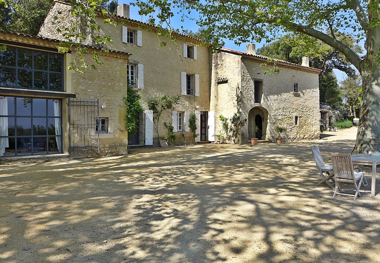 Maison à Saint-Restitut - 13- Mas Provençal avec vue dégagée sur le Ventoux Maison à Saint-Restitut - 13- Mas Provençal avec vue dégagée sur le Ventoux