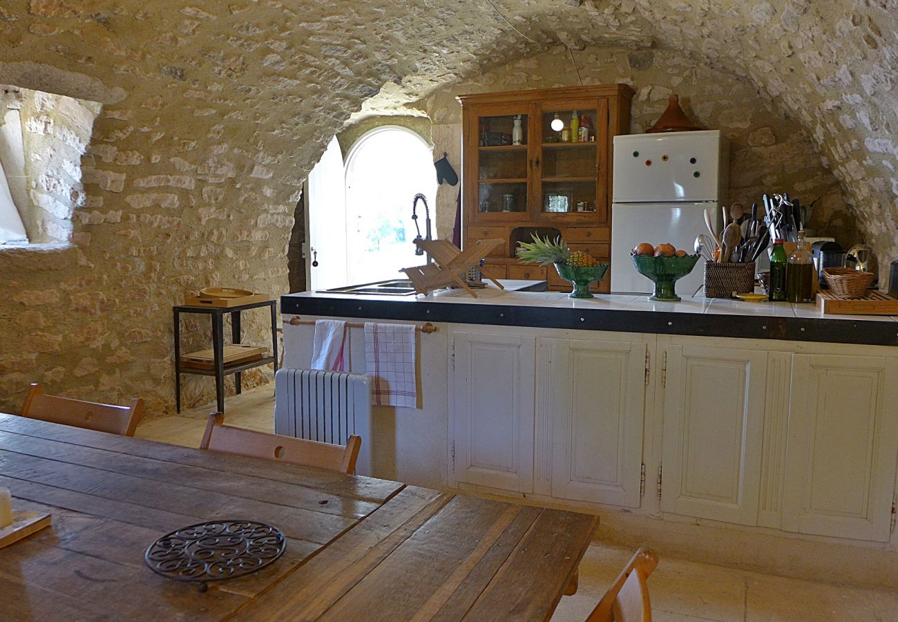 Maison à Saint-Restitut - 13- Mas Provençal avec vue dégagée sur le Ventoux Maison à Saint-Restitut - 13- Mas Provençal avec vue dégagée sur le Ventoux