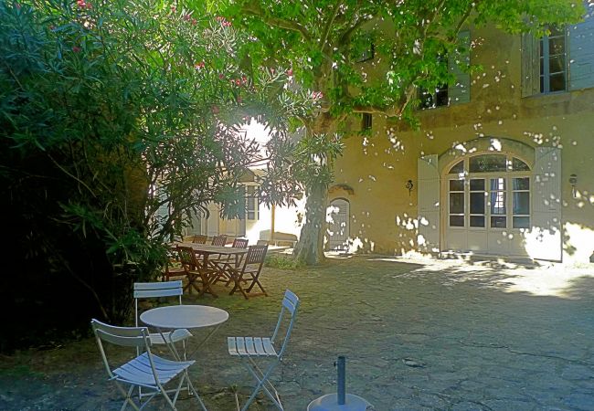 Maison à Rochegude -  Maison avec piscine, en plein cœur du village de Rochegude Maison à Rochegude -  Maison avec piscine, en plein cœur du village de Rochegude