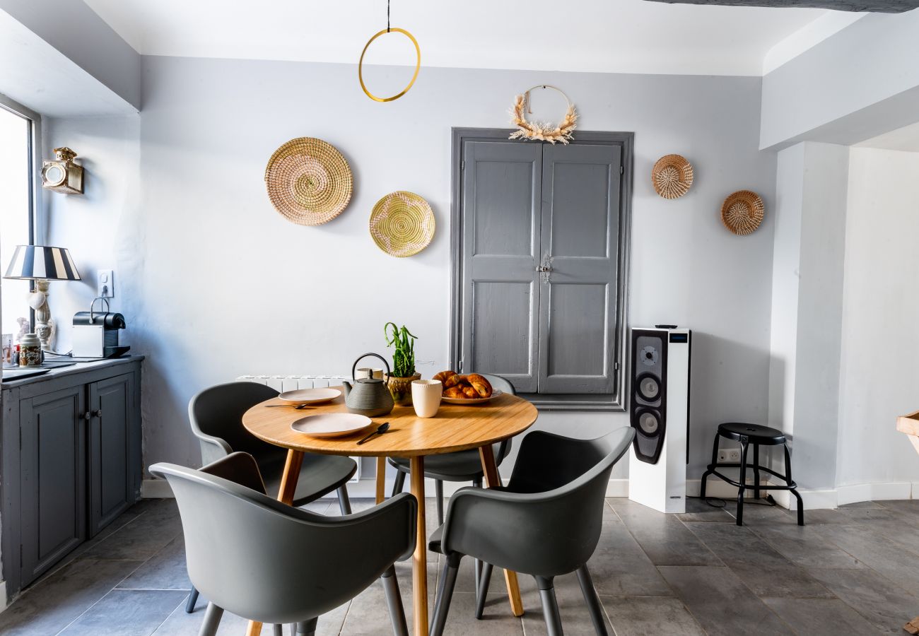 Maison à Grignan - La Maison Rose, au cœur de Grignan, Terrasse privative 