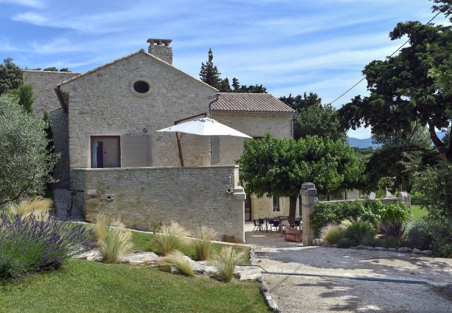 Maison à Grignan - Drôme Provençale, Le Mas des Cigales, une propriété d'exception Maison à Grignan - Drôme Provençale, Le Mas des Cigales, une propriété d'exception