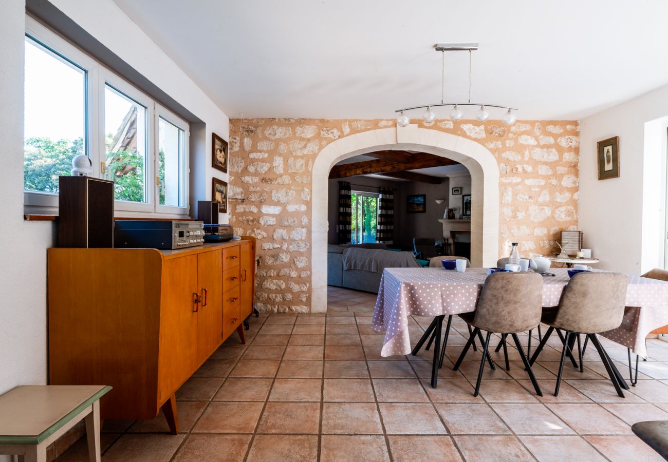 Villa à Saint-Restitut - Maison à louer, en campagne, piscine privée au calme