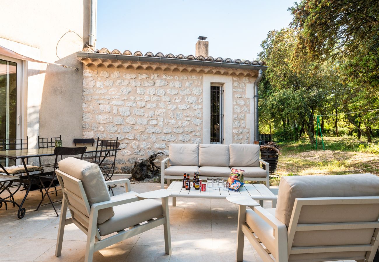 Villa à Saint-Restitut - Maison à louer, en campagne, piscine privée au calme