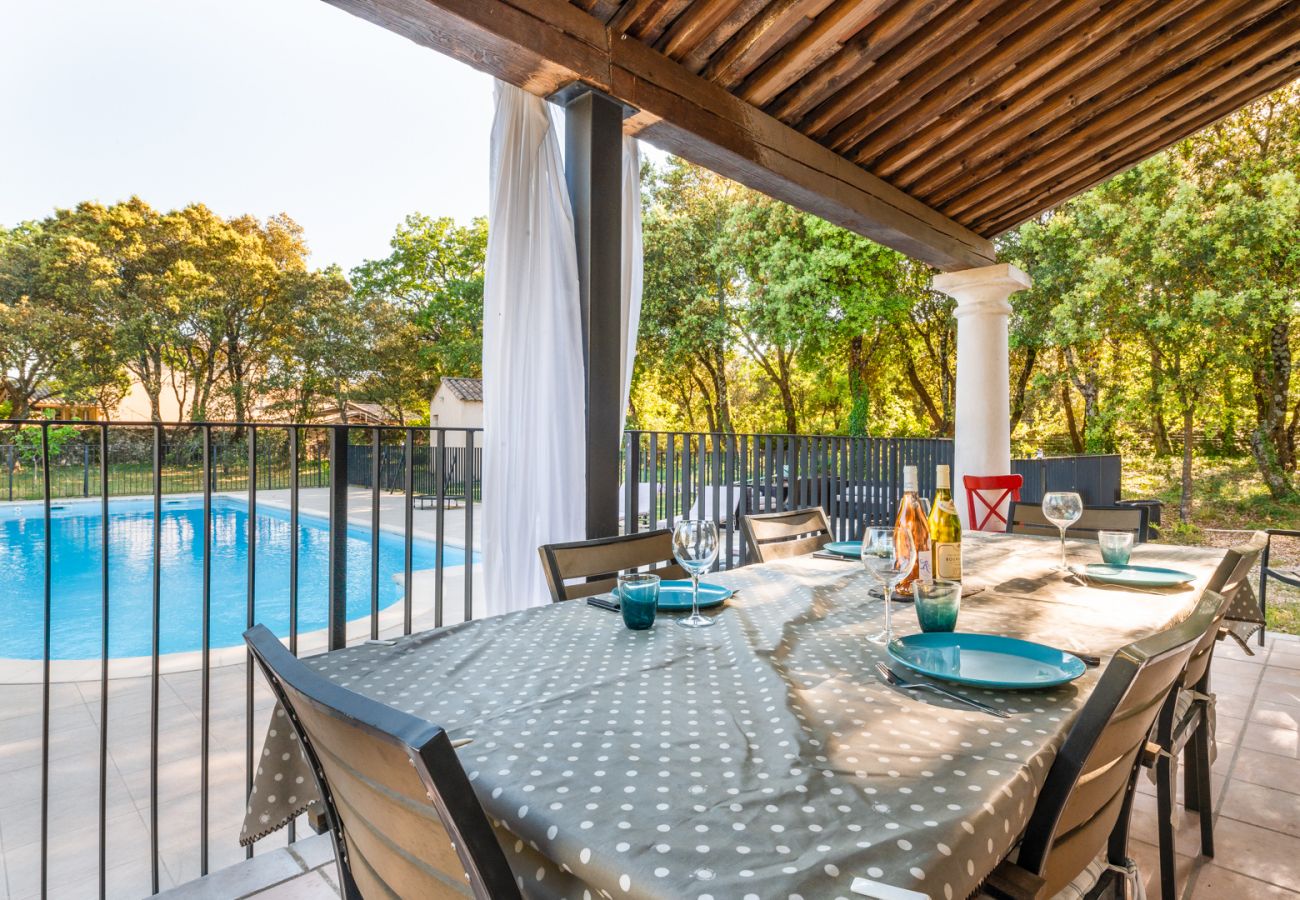 Villa à Saint-Restitut - Maison à louer, en campagne, piscine privée au calme