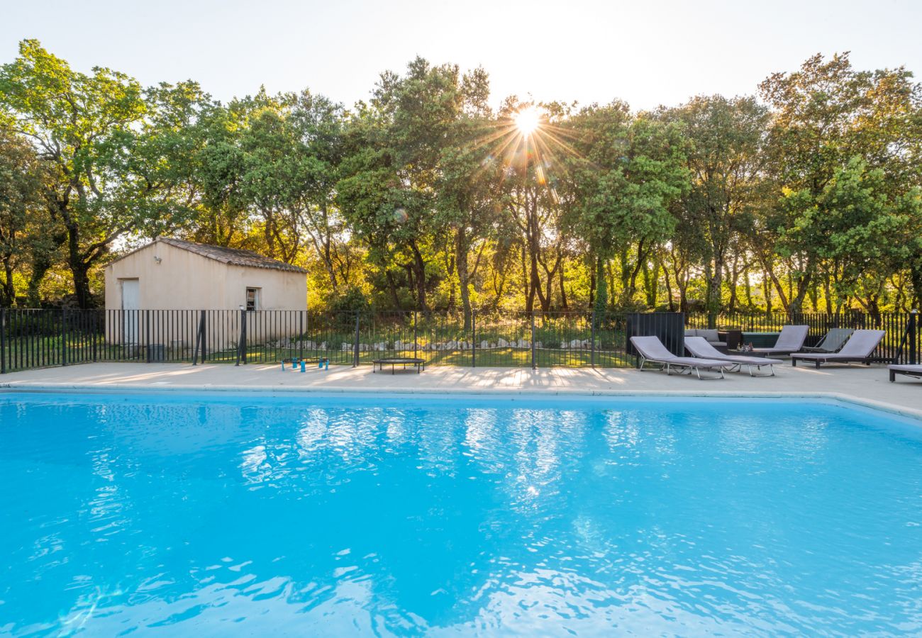 Villa à Saint-Restitut - Maison à louer, en campagne, piscine privée au calme