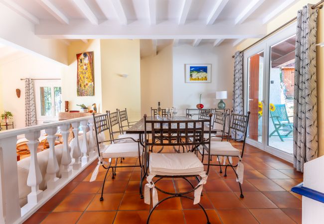 Maison à Colonzelle - Maison familiale avec jardin, piscine & nature – Colonzelle Maison à Colonzelle - Maison familiale avec jardin, piscine & nature – Colonzelle