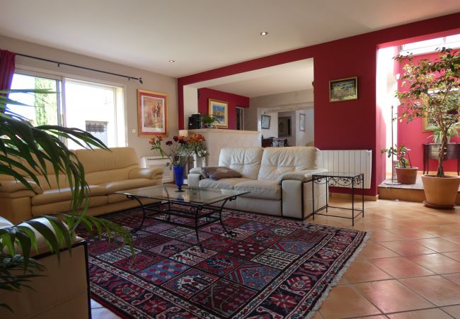 Villa à Rochegude - Villa familial avec piscine et jardin en Drôme Provençale Villa à Rochegude - Villa familial avec piscine et jardin en Drôme Provençale