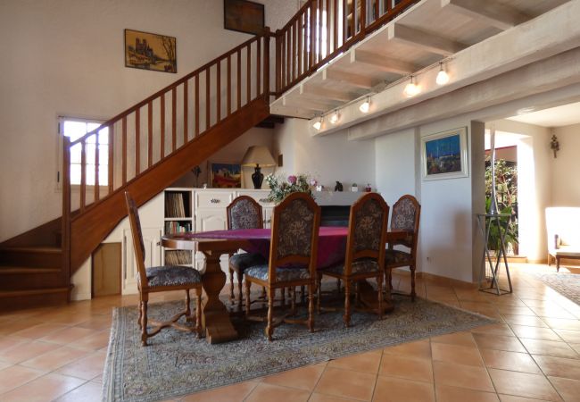 Villa à Rochegude - Villa familial avec piscine et jardin en Drôme Provençale Villa à Rochegude - Villa familial avec piscine et jardin en Drôme Provençale