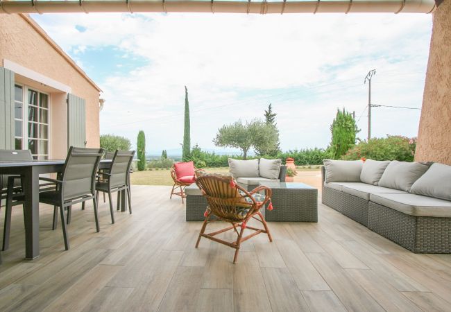 Villa à Rochegude - Villa familial avec piscine et jardin en Drôme Provençale Villa à Rochegude - Villa familial avec piscine et jardin en Drôme Provençale