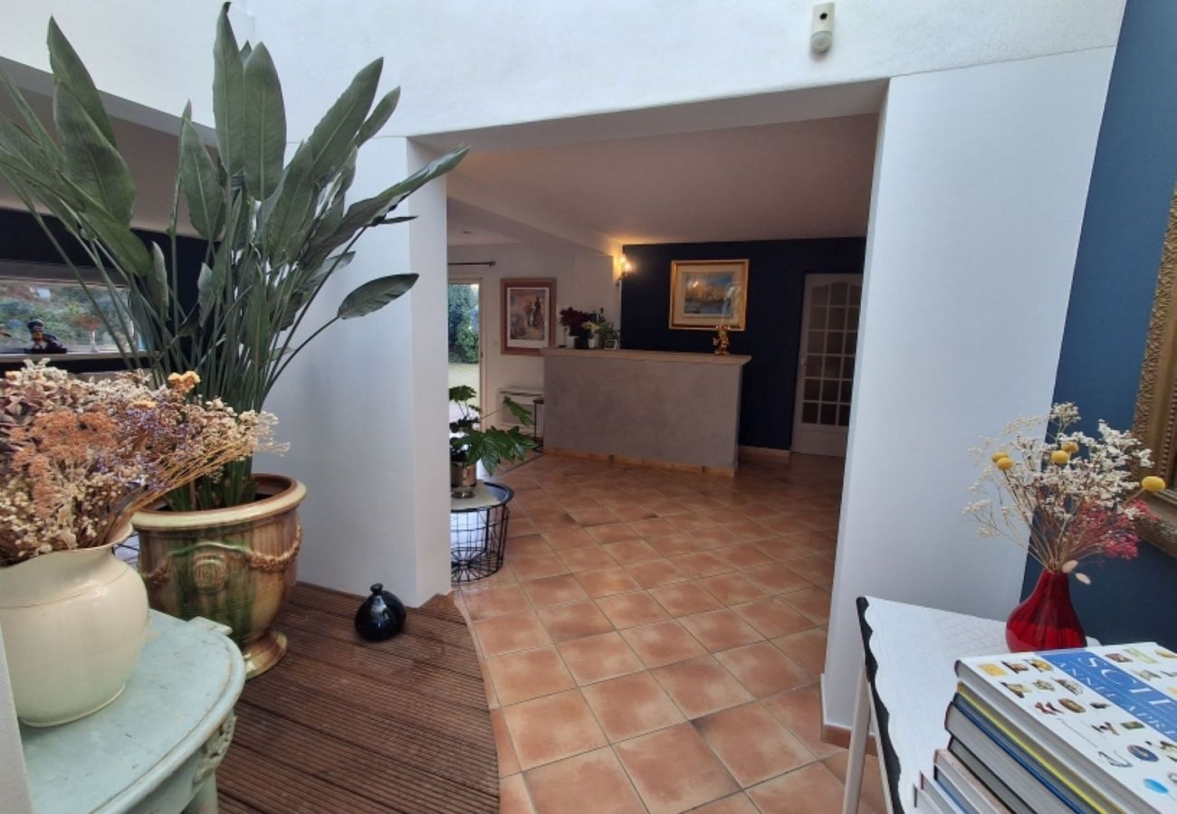 Villa à Rochegude - Villa familiale avec piscine et jardin en Drôme Provençale