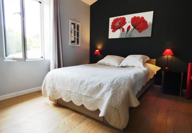 Villa à La Garde-Adhémar - Le Mas de la Toulissière, piscine et jardin en Drôme Provençale Villa à La Garde-Adhémar - Le Mas de la Toulissière, piscine et jardin en Drôme Provençale