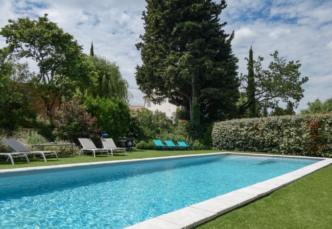 Villa à La Garde-Adhémar - Le Mas de la Toulissière, piscine et jardin en Drôme Provençale Villa à La Garde-Adhémar - Le Mas de la Toulissière, piscine et jardin en Drôme Provençale