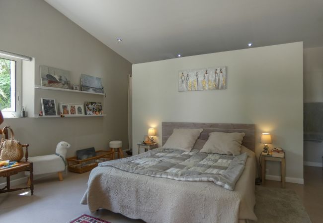 Villa à La Garde-Adhémar - Le Mas de la Toulissière, piscine et jardin en Drôme Provençale Villa à La Garde-Adhémar - Le Mas de la Toulissière, piscine et jardin en Drôme Provençale