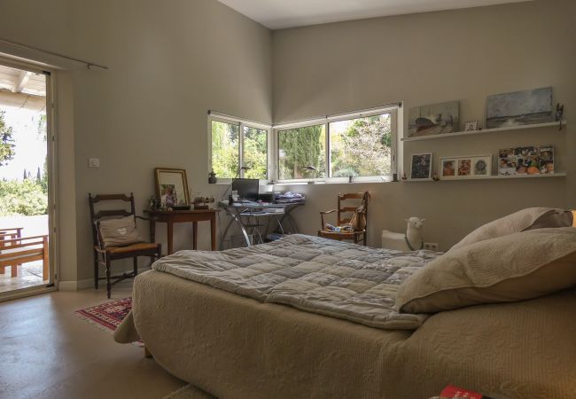 Villa à La Garde-Adhémar - Le Mas de la Toulissière, piscine et jardin en Drôme Provençale Villa à La Garde-Adhémar - Le Mas de la Toulissière, piscine et jardin en Drôme Provençale