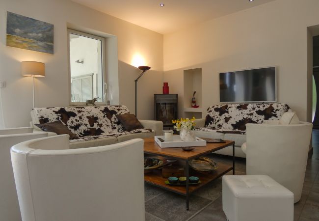 Villa à La Garde-Adhémar - Le Mas de la Toulissière, piscine et jardin en Drôme Provençale Villa à La Garde-Adhémar - Le Mas de la Toulissière, piscine et jardin en Drôme Provençale