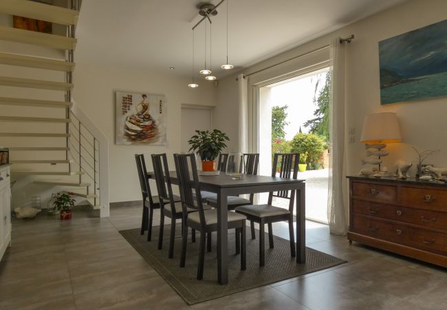 Villa à La Garde-Adhémar - Le Mas de la Toulissière, piscine et jardin en Drôme Provençale Villa à La Garde-Adhémar - Le Mas de la Toulissière, piscine et jardin en Drôme Provençale