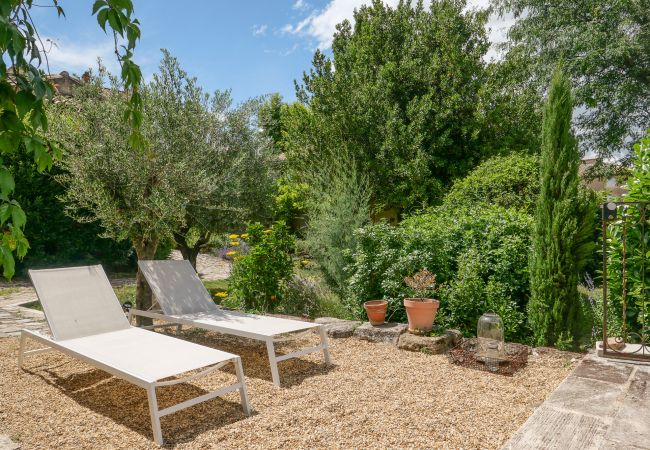 Maison à Rochegude - Maison de village, à Rochegude, avec piscine privée, terrain de pétanque