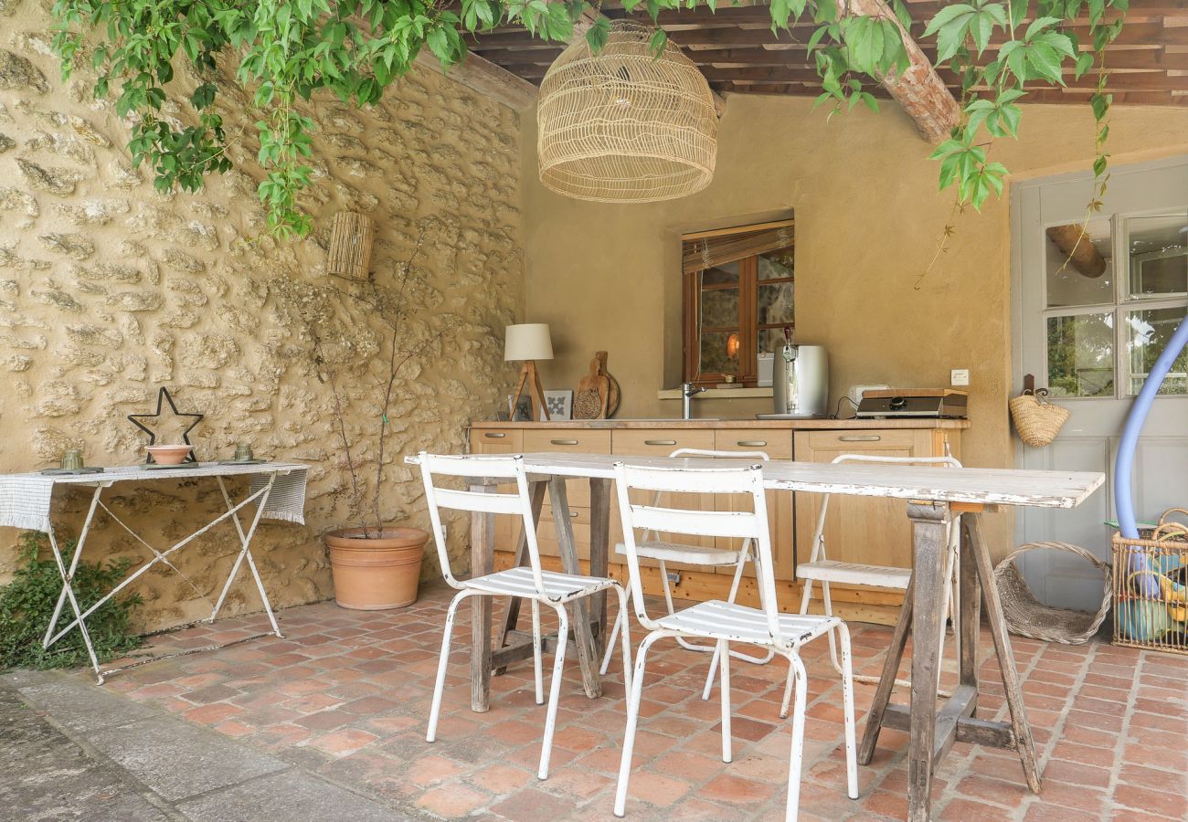 Maison à Rochegude - Maison de village, à Rochegude, avec piscine privée, terrain de pétanque