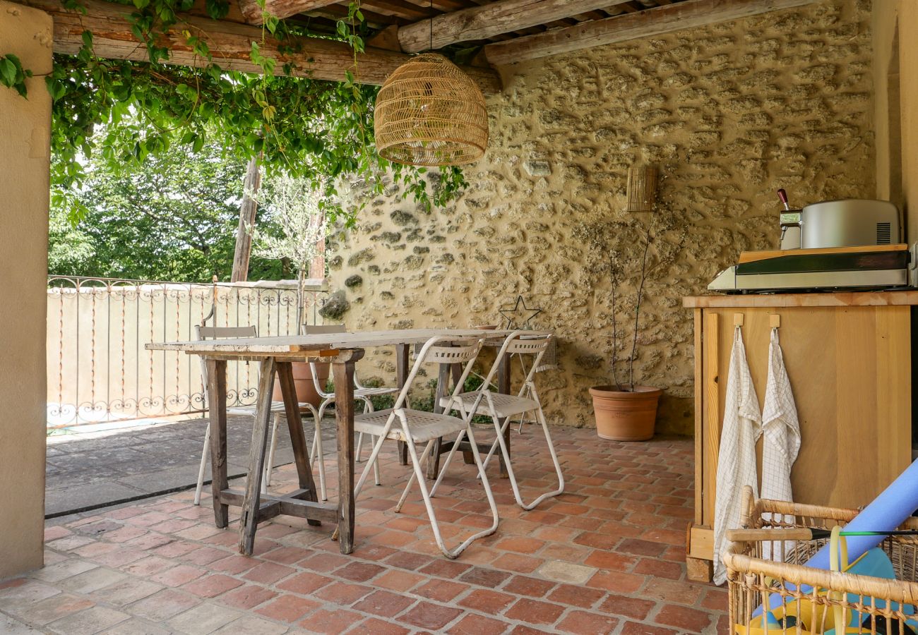 Maison à Rochegude - Maison de village, à Rochegude, avec piscine privée, terrain de pétanque