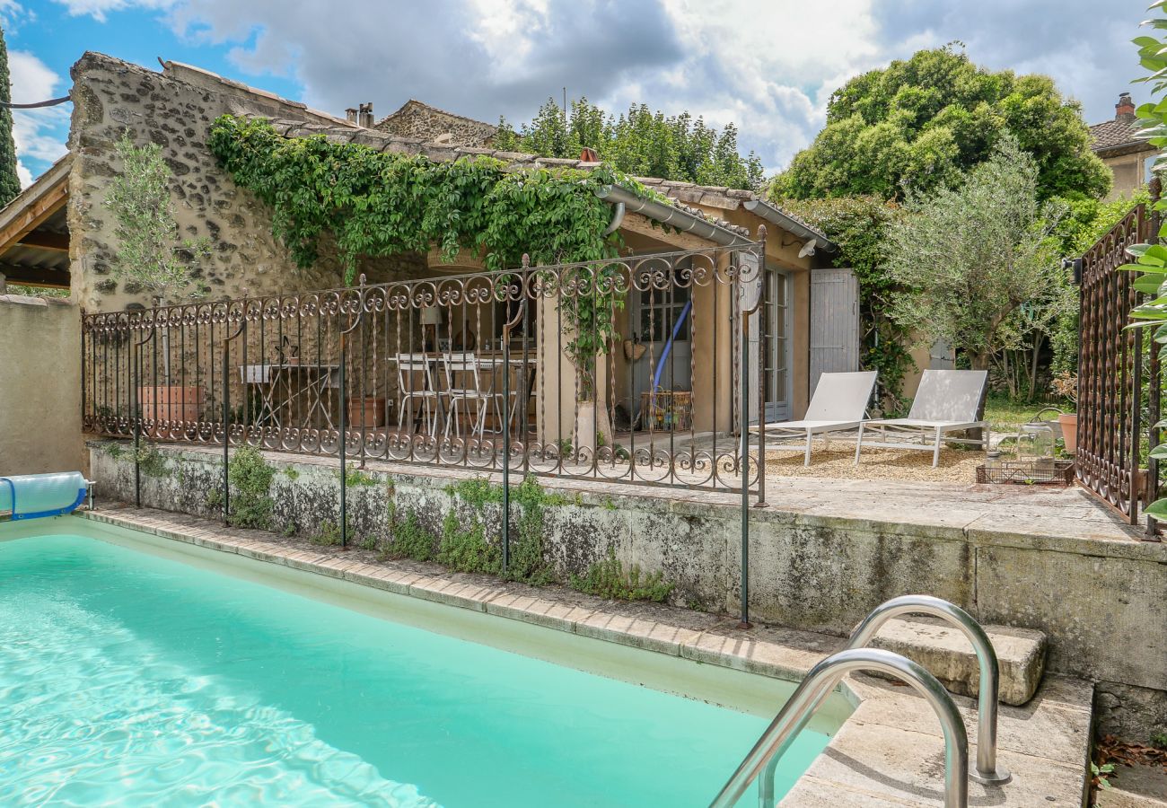 Maison à Rochegude - Maison de village, à Rochegude, avec piscine privée, terrain de pétanque