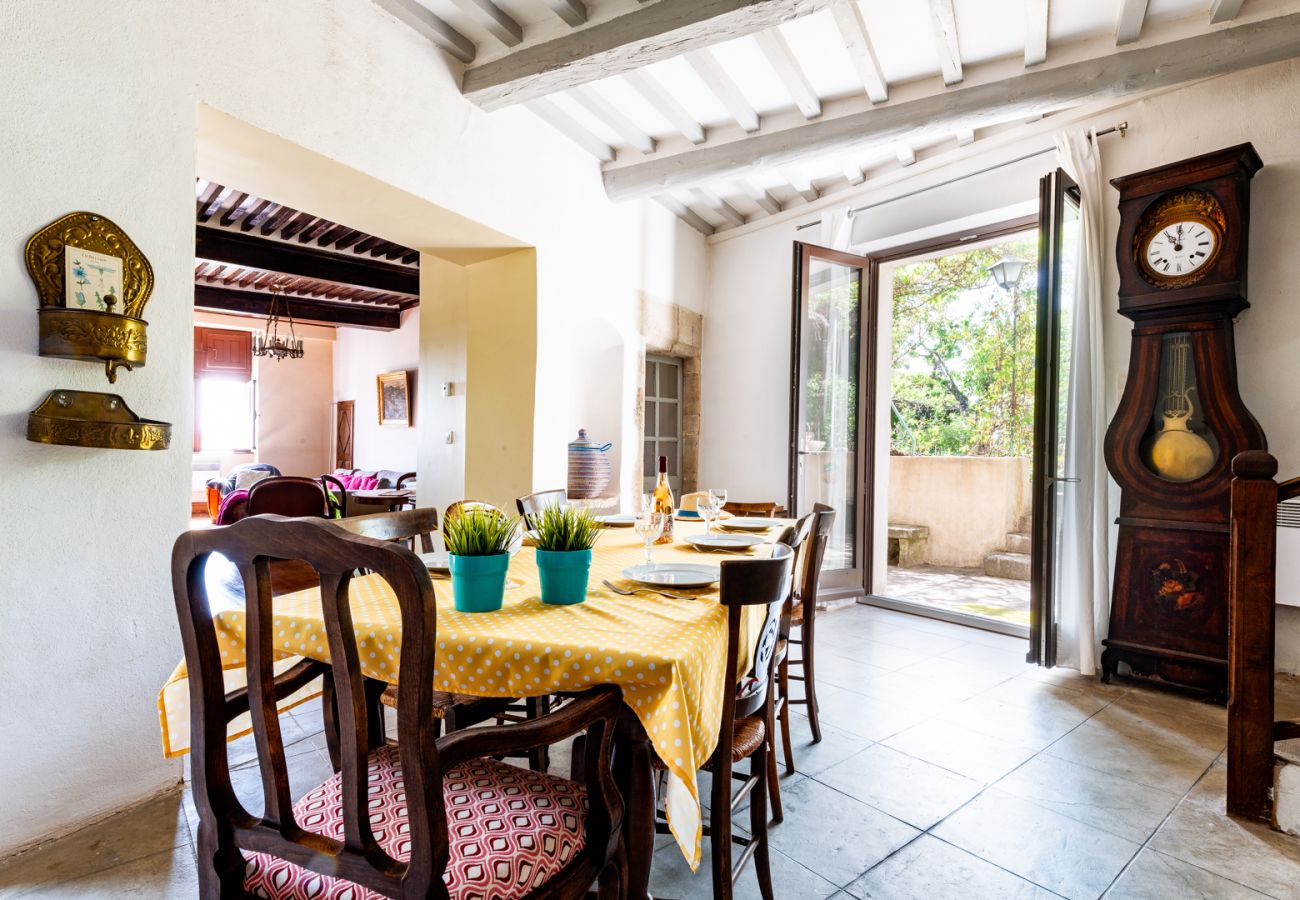 Maison à Grignan - Maison de village, au cœur de Grignan, avec piscine privée