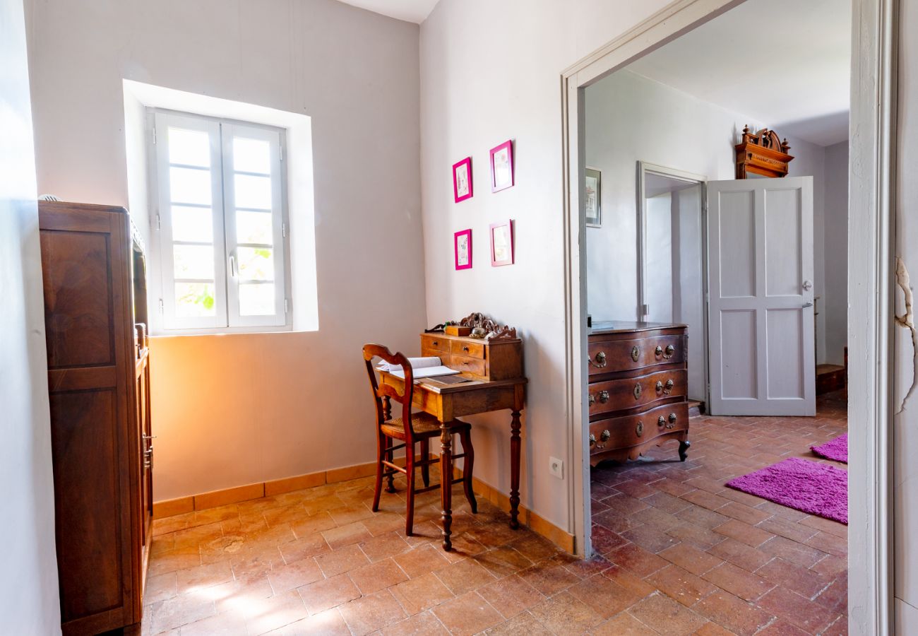 Maison à Grignan - Maison de village, au cœur de Grignan, avec piscine privée