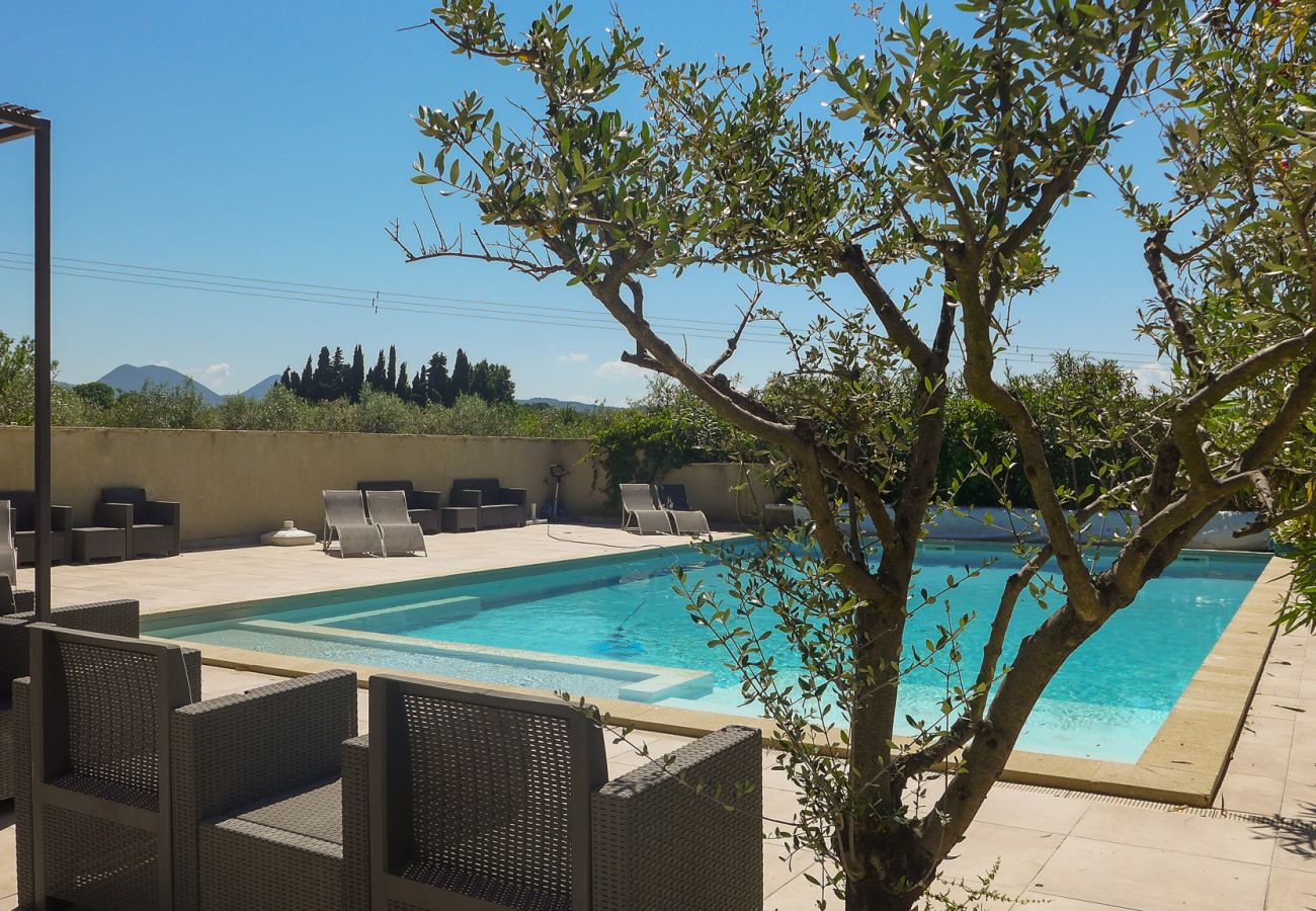 Gîte Rural à Valréas - SOLEIL COUCHANT Gîte en provence, piscine chauffée