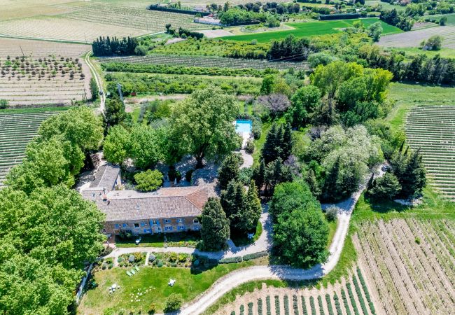  à Valréas - La Chapelle, gîte avec piscine chauffée en Provence