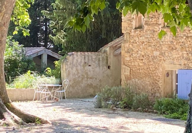 Gîte Rural à Valréas - La Chapelle, gîte avec piscine chauffée en Provence